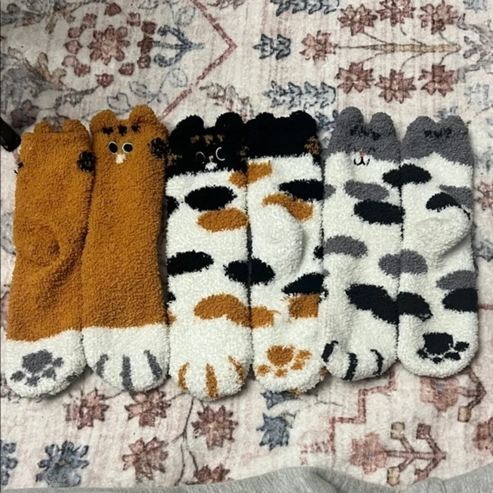 Cat Lovers Cute Cat Paw Fuzzy Socks Bundle